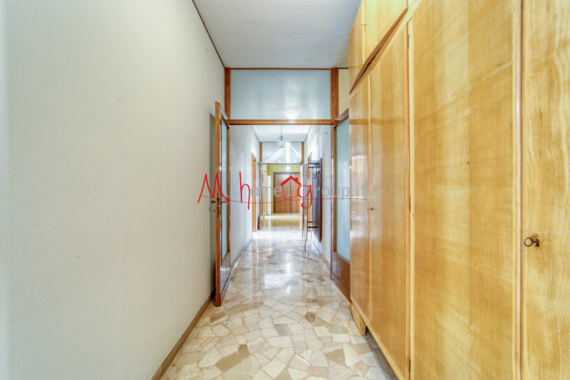 PADOVA CENTRO STORICO (Rif.A351P) In pieno centro storico, proponiamo spazioso appartamento situa...