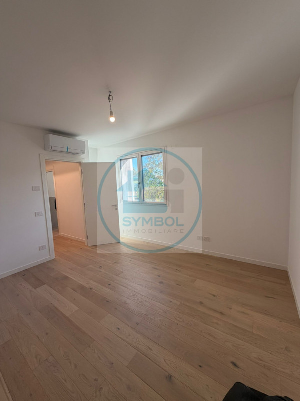 MOGLIANO VENETO: FANTASTICA PORZIONE DI TRIFAMILIARE DI NUOVA COSTRUZIONE 

Proponiamo in vendita...