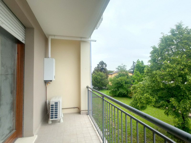 Nel cuore di Abano Terme, proponiamo in vendita un prestigioso appartamento trilocale totalmente ...