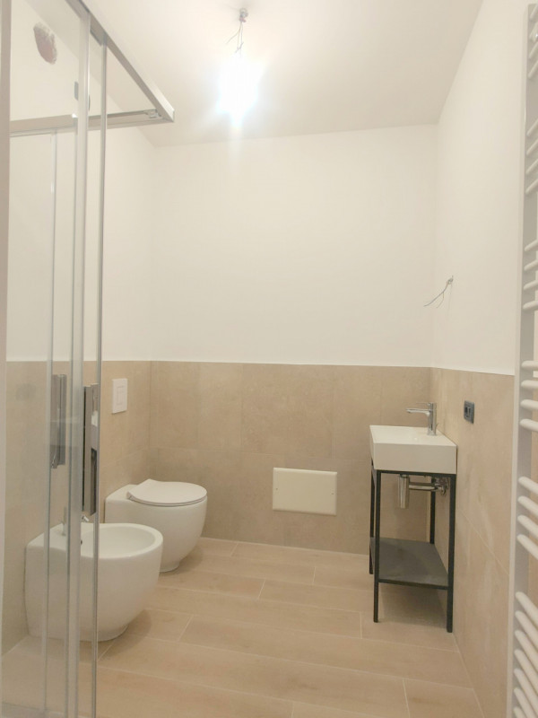 Nel cuore di Abano Terme, proponiamo in vendita un prestigioso appartamento trilocale totalmente ...