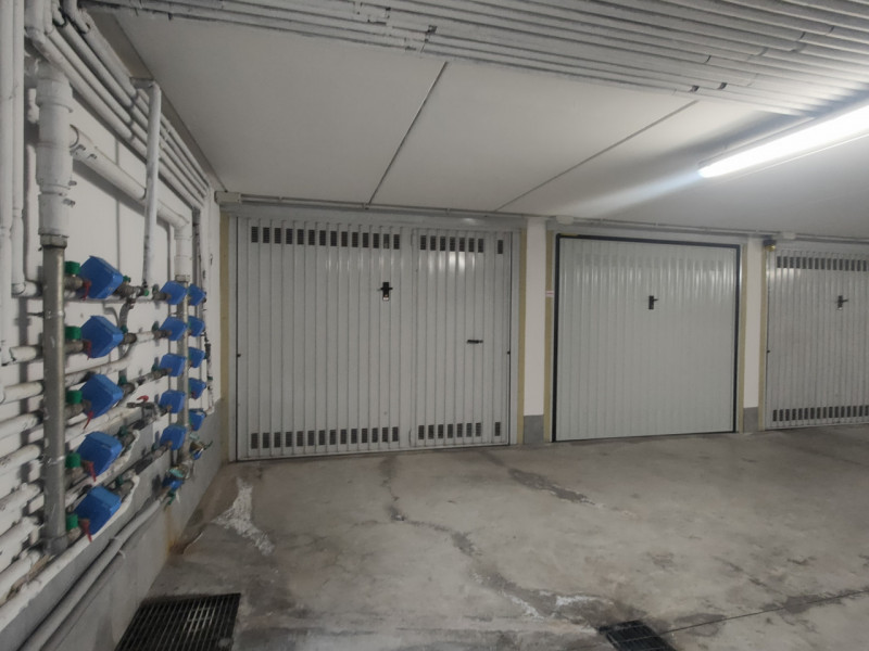 Nel cuore di Abano Terme, proponiamo in vendita un prestigioso appartamento trilocale totalmente ...