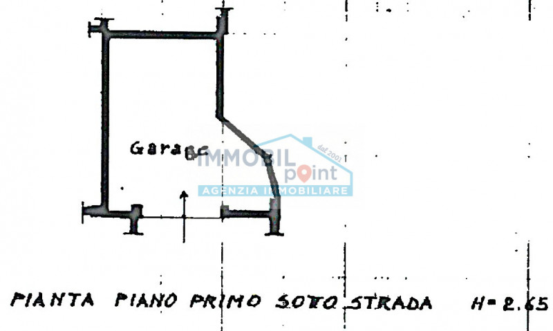 Inserito all'interno del tranquillo quartiere residenziale di Feriole di Teolo proponiamo un appa...