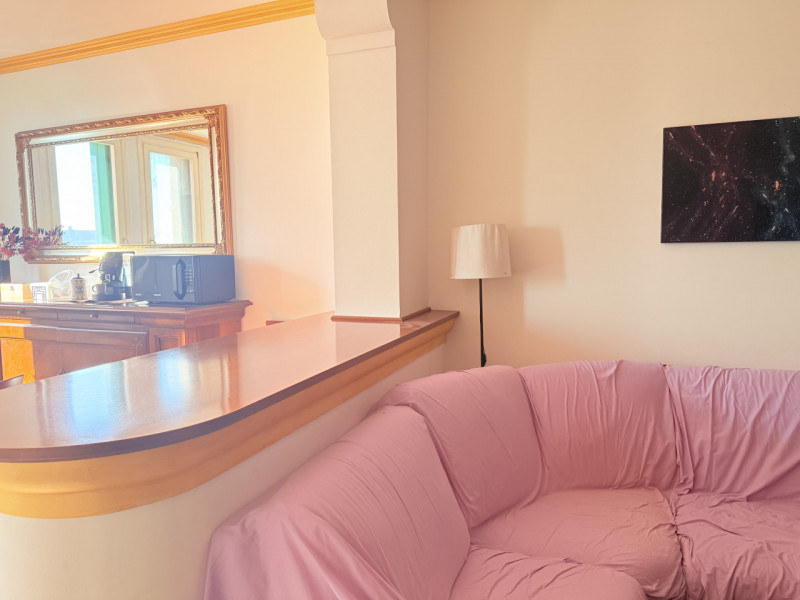 In zona strategica e comoda alla viabilità e a tutti i principali servizi, proponiamo in vendita ...