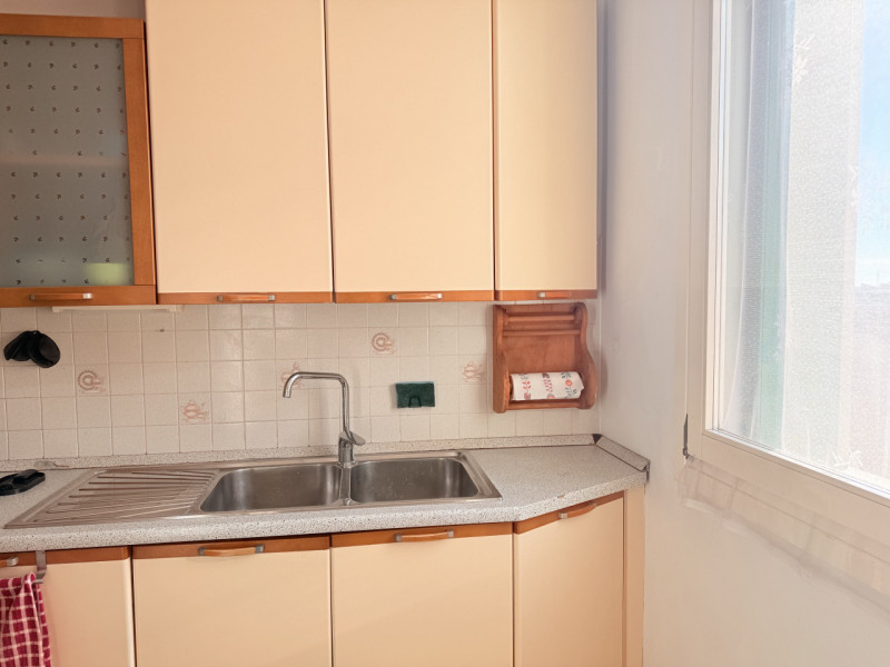 In zona strategica e comoda alla viabilità e a tutti i principali servizi, proponiamo in vendita ...