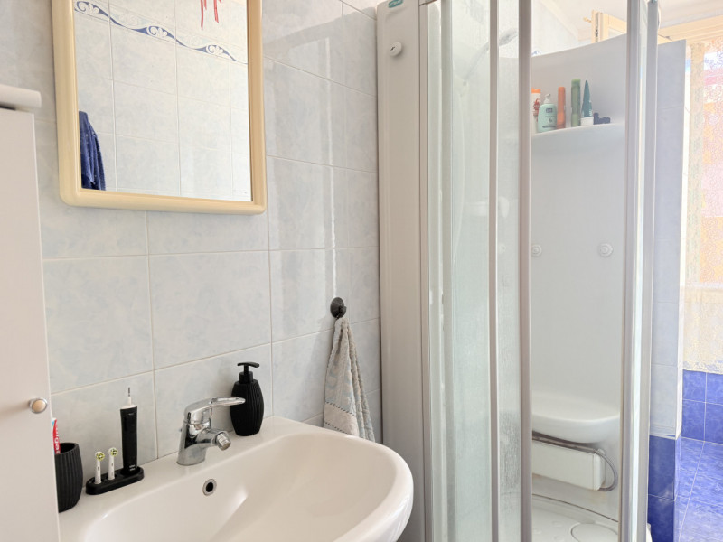 In zona strategica e comoda alla viabilità e a tutti i principali servizi, proponiamo in vendita ...