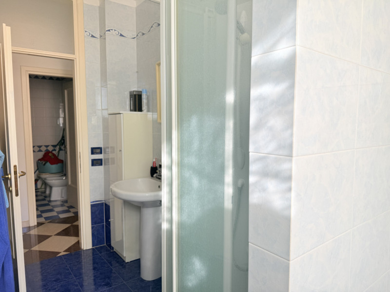 In zona strategica e comoda alla viabilità e a tutti i principali servizi, proponiamo in vendita ...