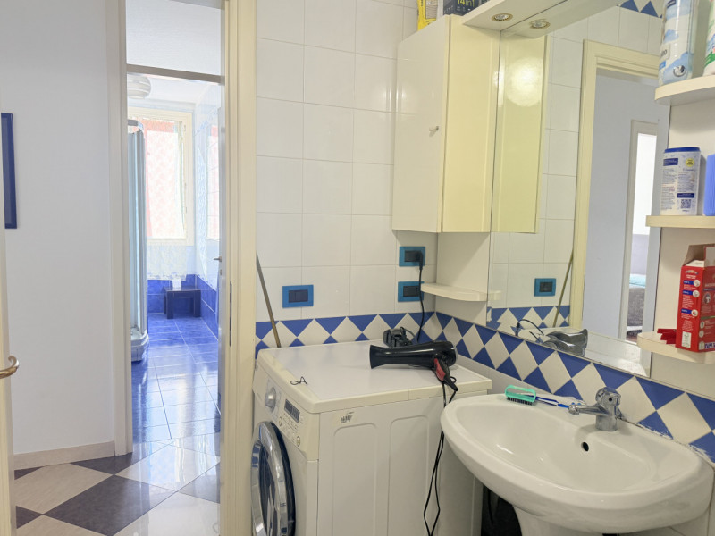 In zona strategica e comoda alla viabilità e a tutti i principali servizi, proponiamo in vendita ...