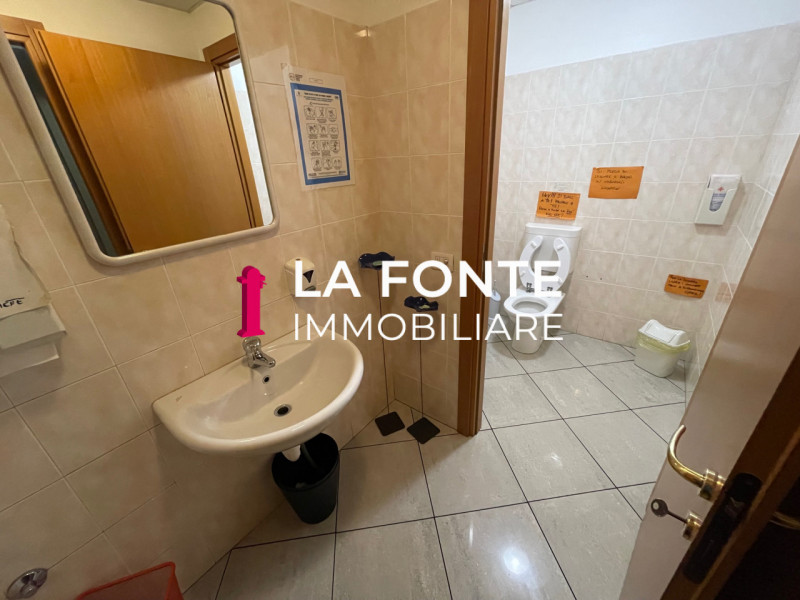 Scopri un'Ottima opportunità di investimento nel cuore della Zona Industriale Est di Padova. Vend...