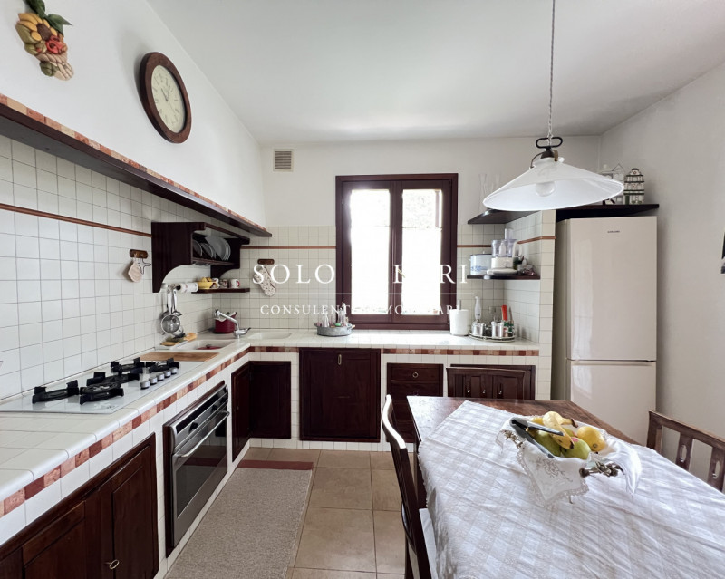 Rif. B467 (per info 338 9387816 Matteo – 340 2242606 Marco)

Gradevole porzione di bifamiliare in...