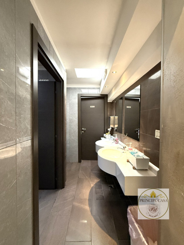 Rif. ATT18 - Si propone ad Ospedaletto Euganeo, in zona di forte passaggio, avviato Ristorante Pi...