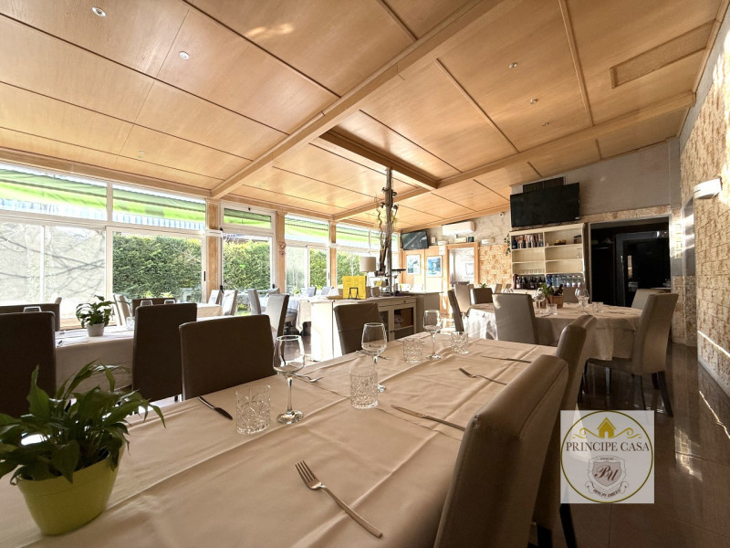 Rif. ATT18 - Si propone ad Ospedaletto Euganeo, in zona di forte passaggio, avviato Ristorante Pi...