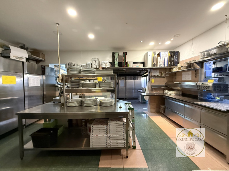 Rif. ATT18 - Si propone ad Ospedaletto Euganeo, in zona di forte passaggio, avviato Ristorante Pi...