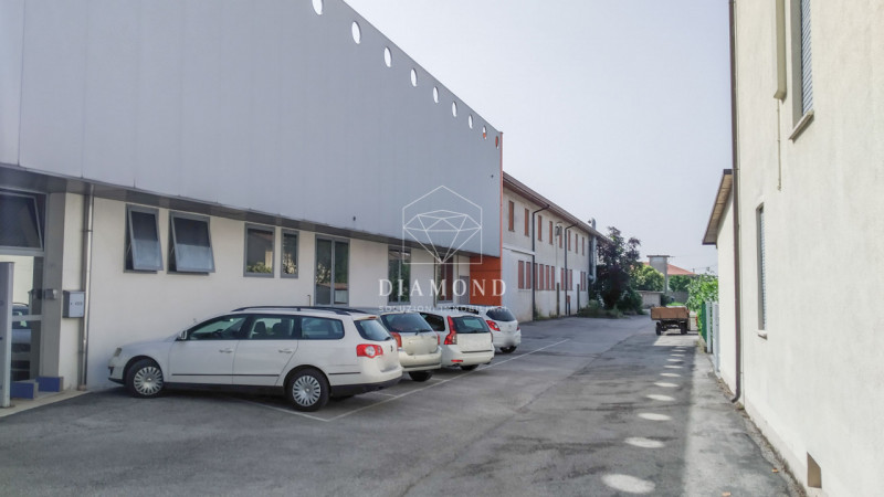 Fanzolo: nostra esclusiva di vendita: capannone artigianale con spazio commerciale di tot. mq 4.0...
