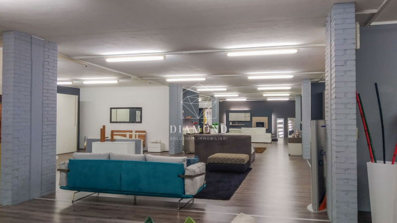 Fanzolo: nostra esclusiva di vendita: capannone artigianale con spazio commerciale di tot. mq 4.0...