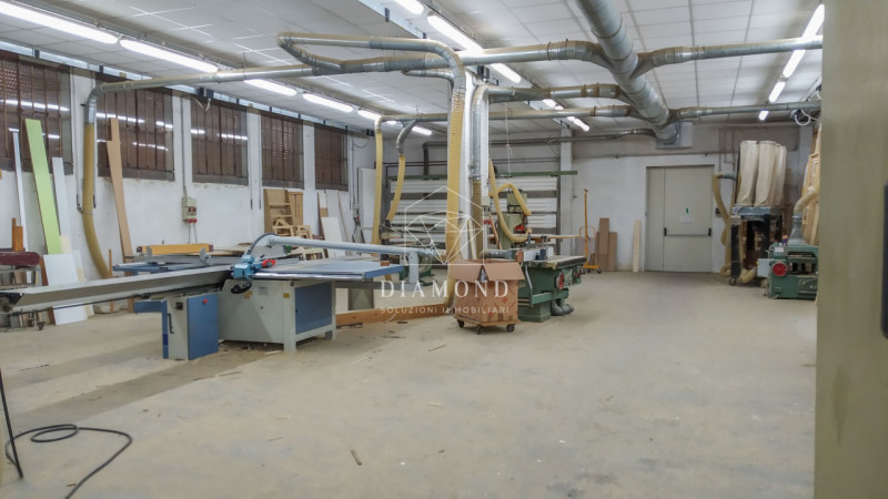 Fanzolo: nostra esclusiva di vendita: capannone artigianale con spazio commerciale di tot. mq 4.0...