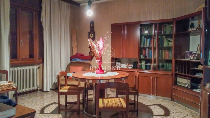 Fanzolo: nostra esclusiva di vendita: capannone artigianale con spazio commerciale di tot. mq 4.0...