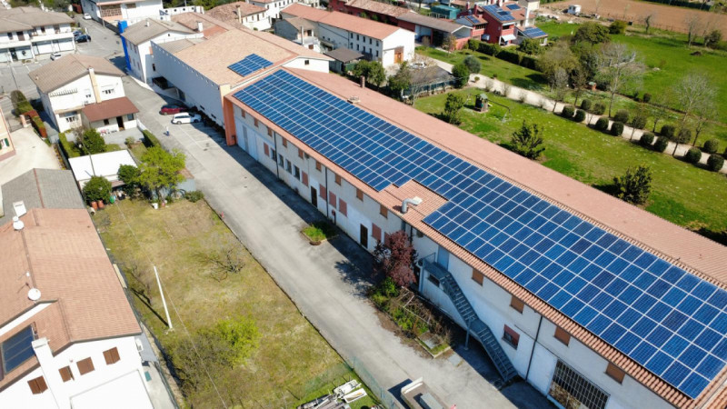 Fanzolo: nostra esclusiva di vendita: capannone artigianale con spazio commerciale di totali mq 4...