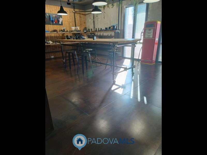 Immobile in esclusiva al Gruppo Padova MLS

Noventa Padovana, in una zona strategica, perchè vici...