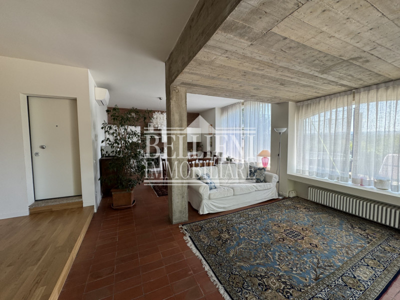 MONTE BERICO: All'interno di villa singola proponiamo in locazione appartamento indipendente al p...