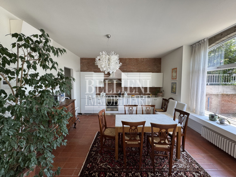 MONTE BERICO: All'interno di villa singola proponiamo in locazione appartamento indipendente al p...