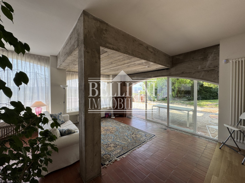 MONTE BERICO - All’interno di una villa singola immersa nel verde, proponiamo in locazione un ele...