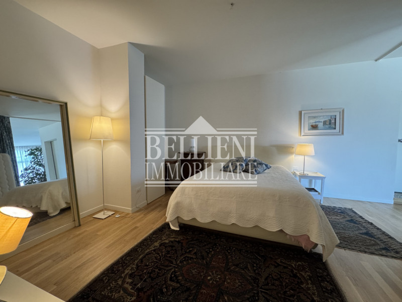 MONTE BERICO - All’interno di una villa singola immersa nel verde, proponiamo in locazione un ele...