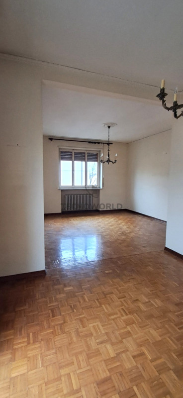 Proponiamo in vendita, nel cuore di Malo, un ampio appartamento quadrilocale di ben 170 mq situat...