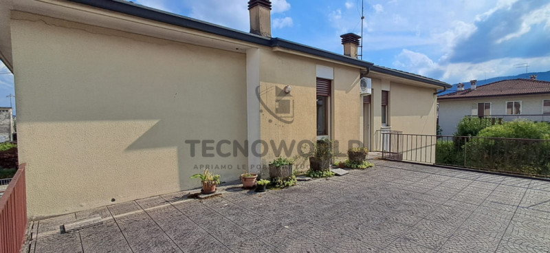 Scopri questo ampio appartamento quadrilocale in contesto bifamiliare  nel cuore di Malo, ideale ...