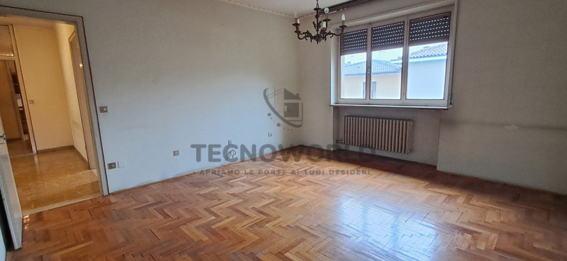 Proponiamo in vendita, nel cuore di Malo, un ampio appartamento quadrilocale di ben 170 mq situat...