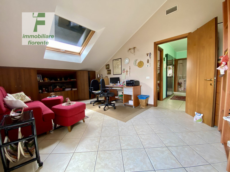 Se stai cercando un luogo che coniughi comfort moderno e il fascino della tradizione, non perdere...