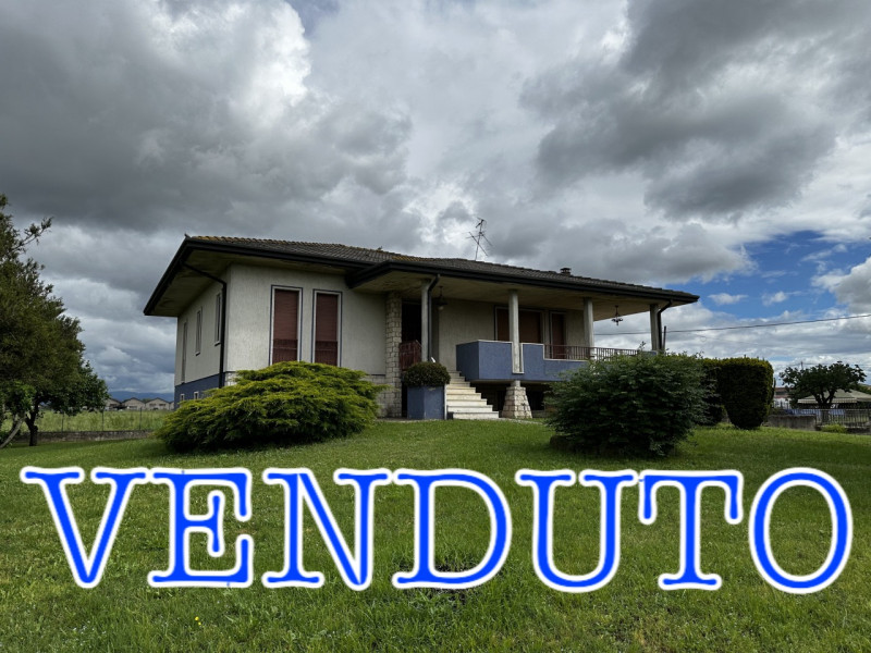 Castel d'Azzano Vendita Villa contemporanea