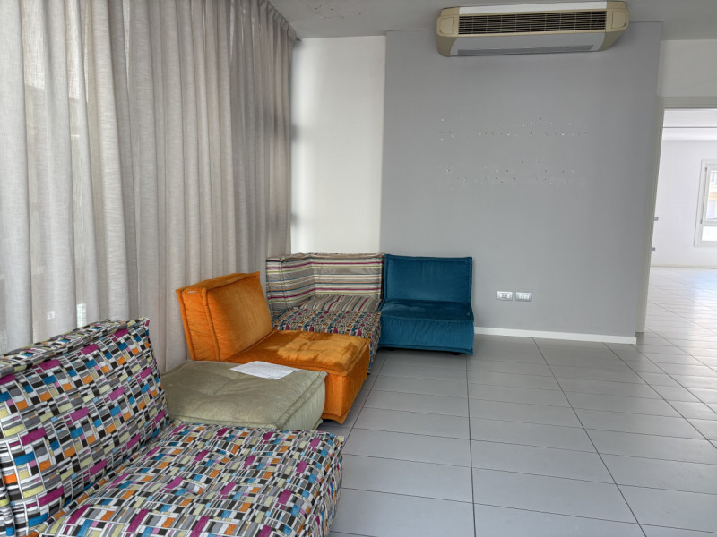 (Per INFO Stefania 3409601861) In vendita un prestigioso ufficio di ampia metratura nel cuore del...