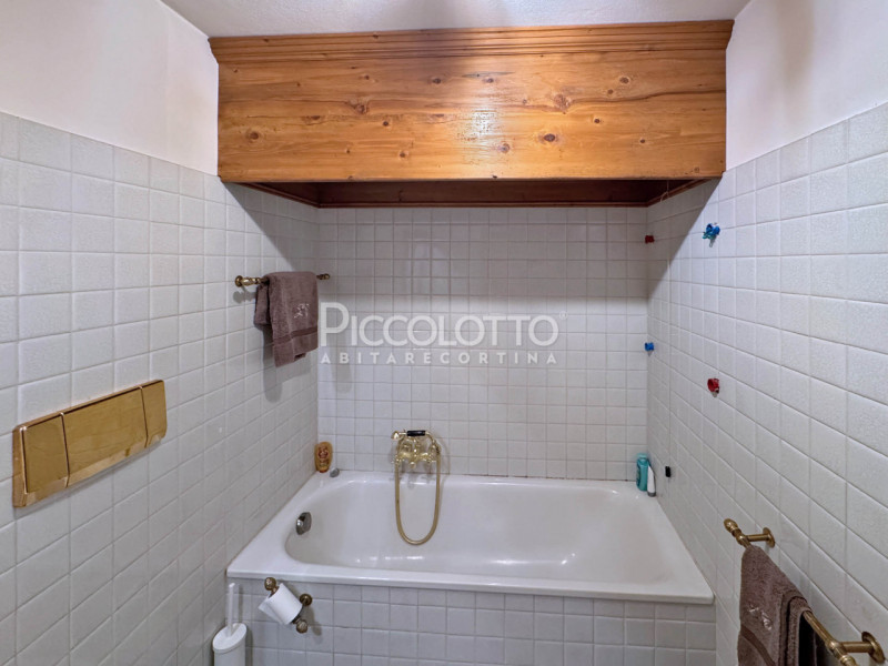 Disponibile per Natale - Capodanno 2025 

Rif. A5292 - Cortina d'Ampezzo - In posizione centralis...