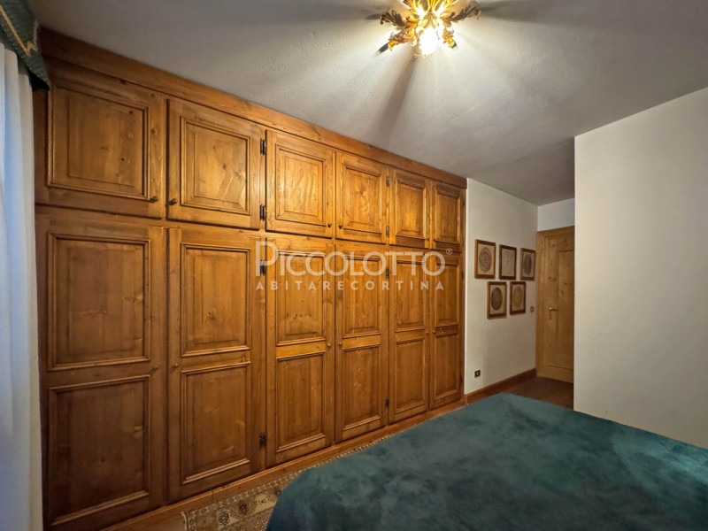 Disponibile per Natale - Capodanno 2025 

Rif. A5292 - Cortina d'Ampezzo - In posizione centralis...