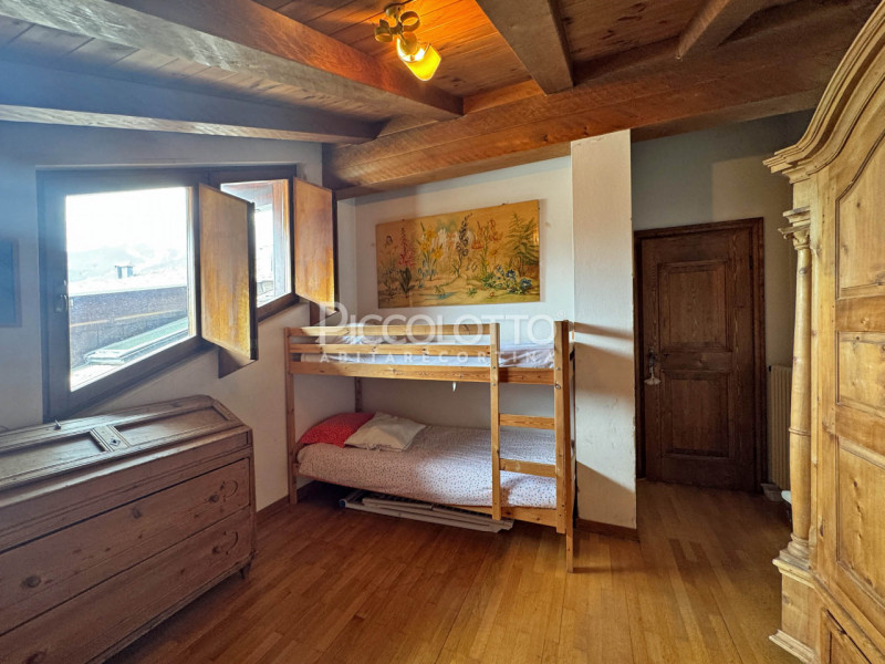 Rif. V5293 – Nel cuore di Cortina d’Ampezzo, nella rinomata località di Verocai, proponiamo in ve...