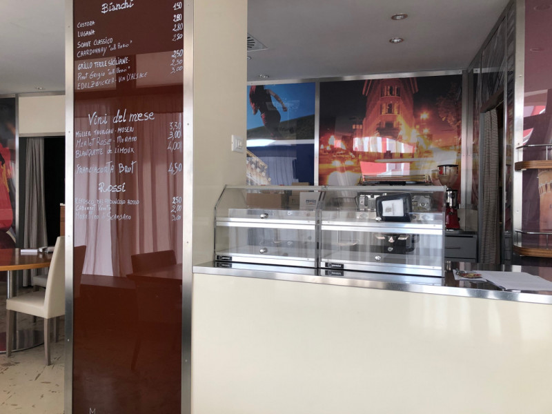 AFFITASI in posizione centrale a Piovene Rocchette, proponiamo una straordinaria opportunità per ...