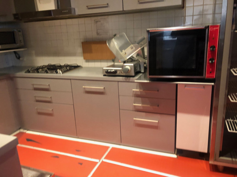 AFFITASI in posizione centrale a Piovene Rocchette, proponiamo una straordinaria opportunità per ...