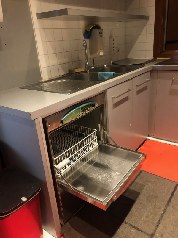 AFFITASI in posizione centrale a Piovene Rocchette, proponiamo una straordinaria opportunità per ...