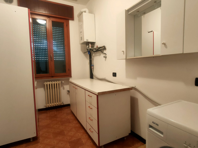 ABANO TERME Proponiamo in locazione TRANSITORIA con massimo di 18 mesi, appartamento al piano pri...