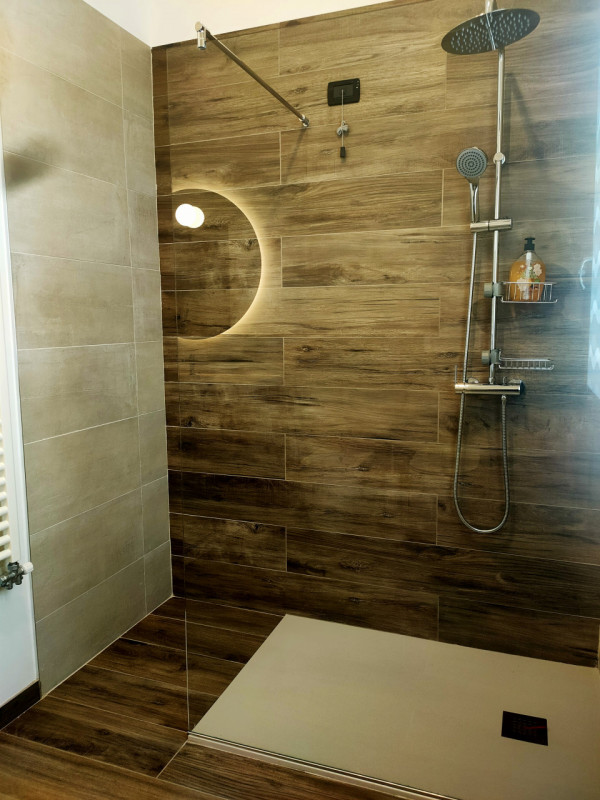 ABANO TERME Proponiamo in locazione TRANSITORIA con massimo di 18 mesi, appartamento al piano pri...