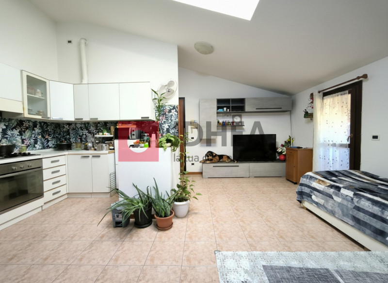 "RIFERIMENTO UPP1 "

P0NTE DI PIAVE - CENTRO. In pieno centro, vicino a scuole ed ai principali s...