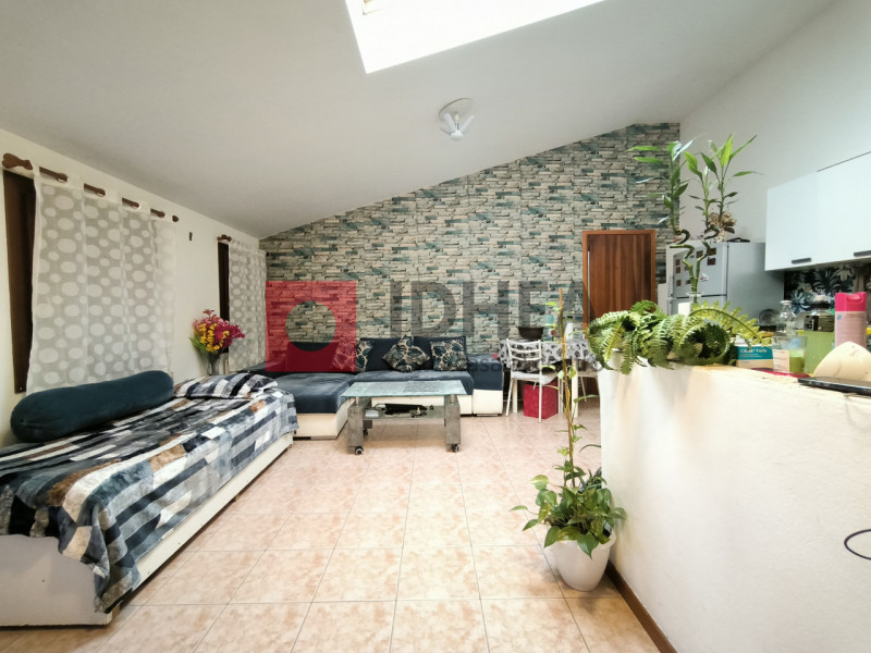 "RIFERIMENTO UPP1 "

P0NTE DI PIAVE - CENTRO. In pieno centro, vicino a scuole ed ai principali s...