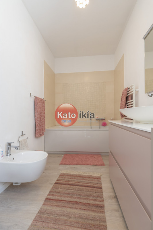 Moderna Villa Bifamiliare con Giardino, Terrazze in Classe Energetica A3
In zona precollinare e p...