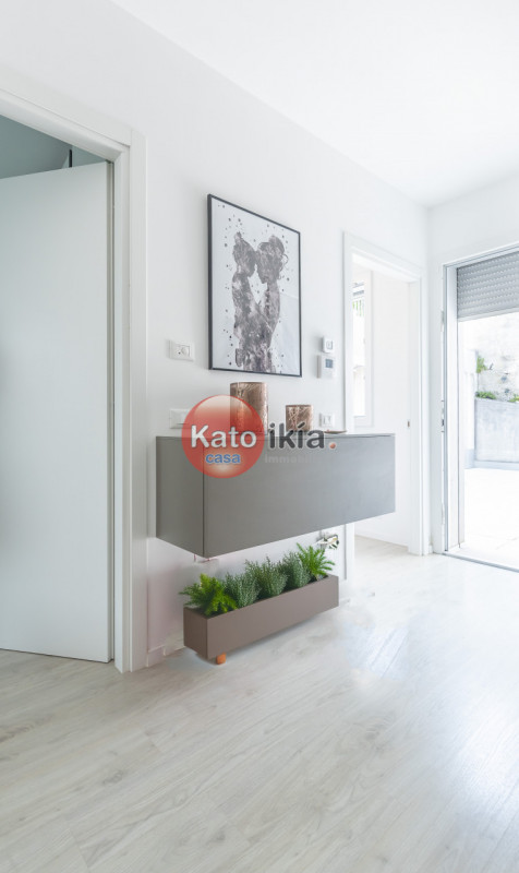 Moderna Villa Bifamiliare con Giardino, Terrazze in Classe Energetica A3
In zona precollinare e p...