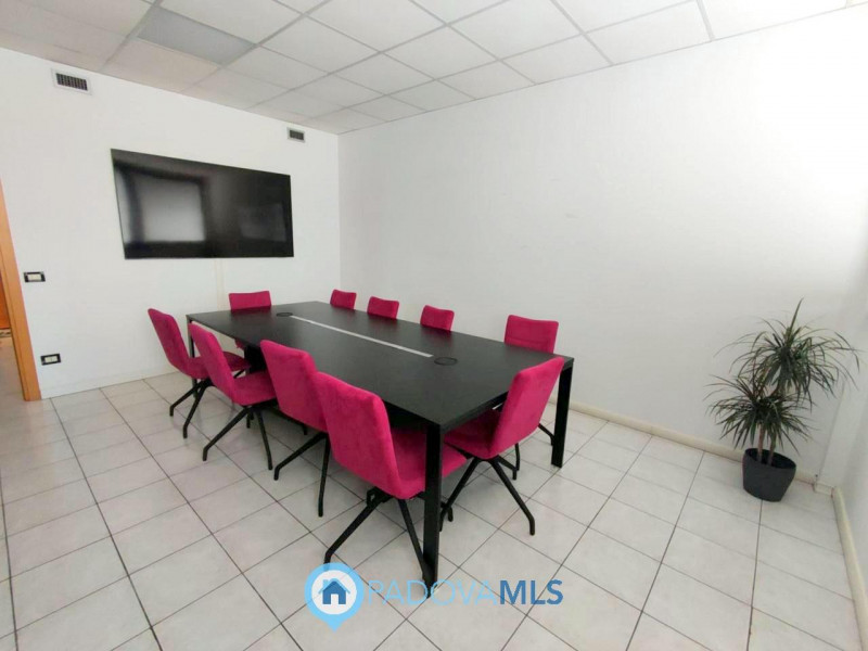 Immobile in esclusiva al Gruppo Padova MLS

Padova Est - Viale Navigazione Interna - Luminoso uff...