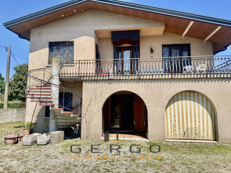 (Per INFO 3316190143) Situata nel cuore di Badoere, questa incantevole casa singola terratetto of...