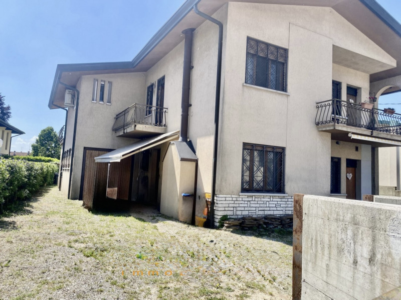 (Per INFO 3316190143) Situata nel cuore di Badoere, questa incantevole casa singola terratetto of...