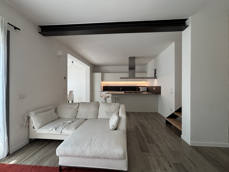 Se stai cercando una casa moderna, confortevole e completamente ristrutturata, questa è la soluzi...