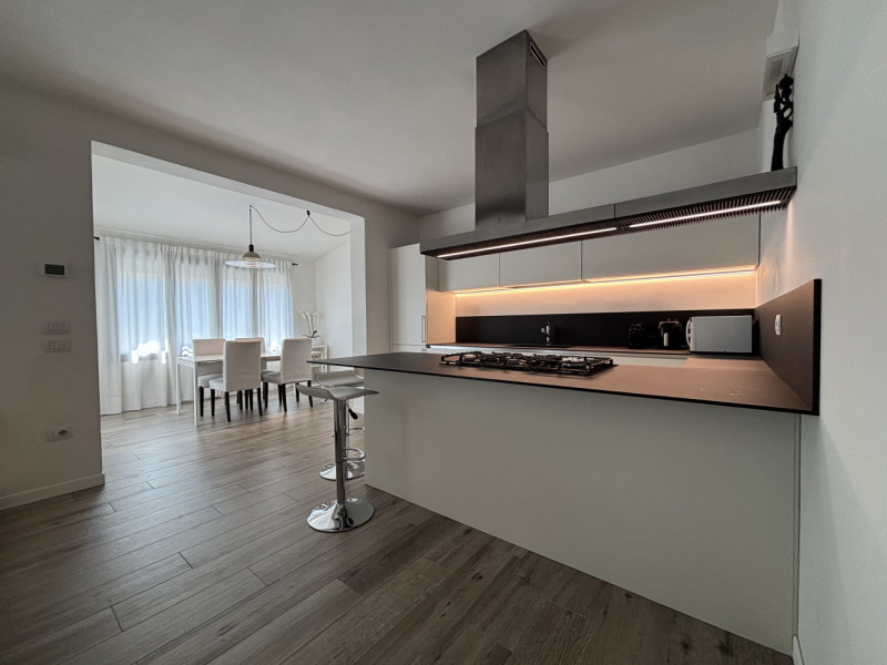 Se stai cercando una casa moderna, confortevole e completamente ristrutturata, questa è la soluzi...