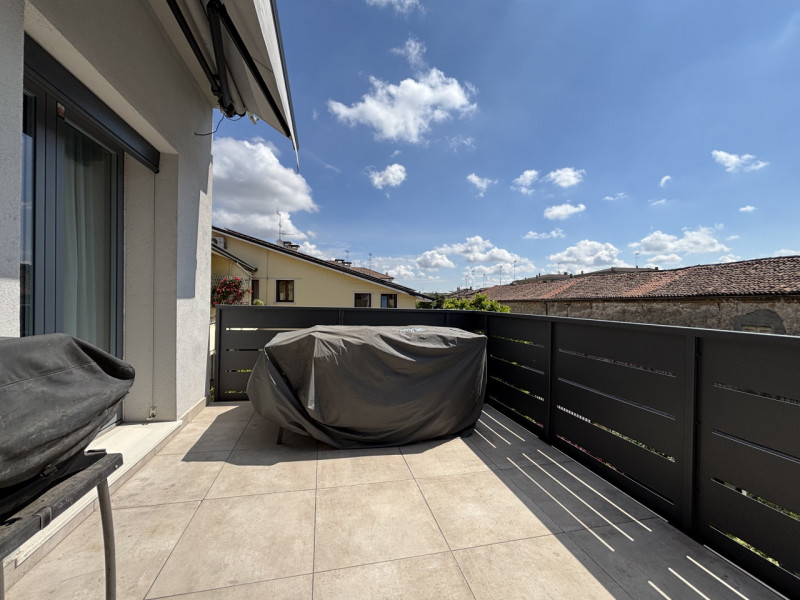 Se stai cercando una casa moderna, confortevole e completamente ristrutturata, questa è la soluzi...